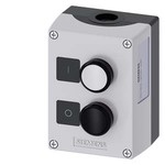 Купить 3SU1802-0AC00-2AB1 (3SU18020AC002AB1, 3SU18O2-OACOO-2AB1, 3SU18O2OACOO2AB1) ПОСТ УПРАВЛЕНИЯ, 22MM, С КРУГЛЫМИ ВЫРЕЗАМИ, МАТЕРИАЛ КОРПУСА - ПЛАСТИК, КРЫШКА КОРПУСА - СЕРАЯ, 2 КОМАНДНЫХ ТОЧКИ, ПЛАСТИК, КРЫШКА КОРПУСА С МЕСТАМИ ДЛЯ НАКЛЕИВАНИЯ МАРКИРОВОЧНЫХ ТАБЛИЧЕК, B=КНОПКА БЕЛАЯ, МАРКИРОВКА: I, 1НО, ВИНТОВЫЕ КЛЕММЫ, A=КНОПКА ЧЁРНАЯ LABEL: O 1НЗ, ВИНТОВЫЕ КЛЕММЫ, МОНТАЖ КОНТАКТНЫХ МОДУЛЕЙ - НА ОСНОВАНИИ КОРПУСА,